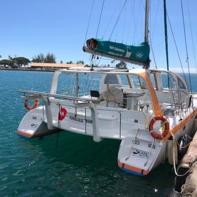 a small boat in a body of water